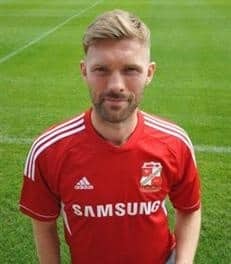 Bees close in to sign Swindon duo